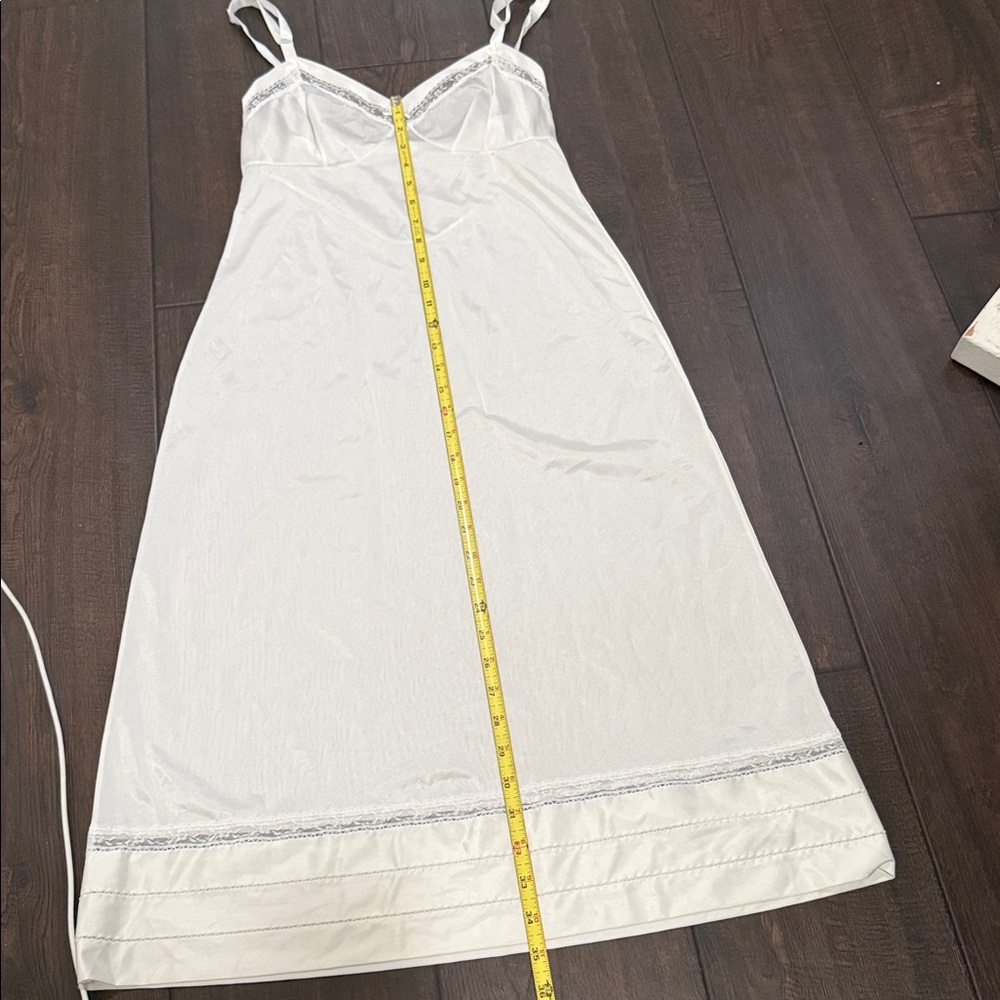 Lorraine white womens slip. 34 Tall - Picture 6 of 8